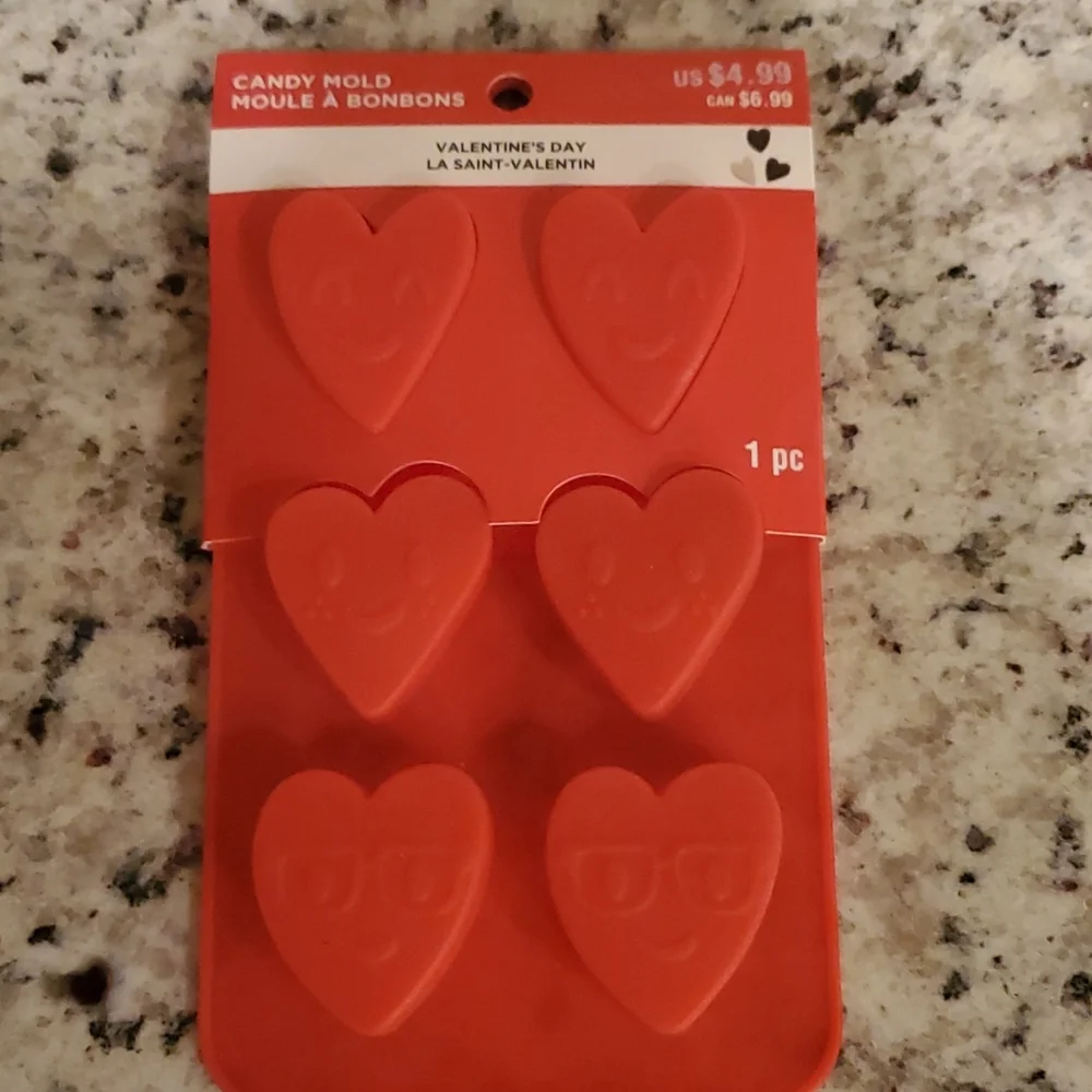 ASSORTED VALENTINE ITEMS